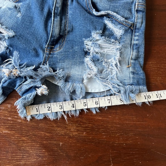 American Eagle Outfitters stretch shorts |
HI-RISE SHORTIE | 6 - Picture 11 of 13